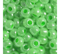 Бисер Preciosa №10/0 салатовый (37156-10/0-2с) жемчужный 50 гр.